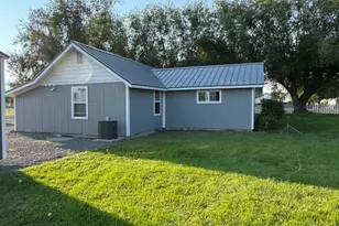 1645 4th St, Haines, OR 97833 - Photo 9