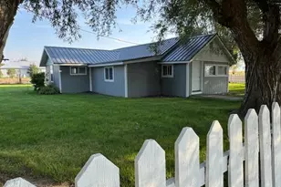 1645 4th St, Haines, OR 97833 - Photo 7