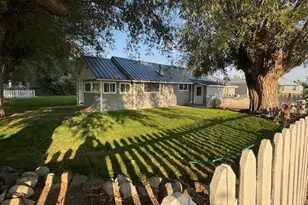 1645 4th St, Haines, OR 97833 - Photo 3