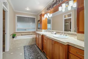 2190 River Heights Cir, West Linn, OR 97068 - Photo 25