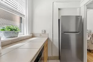 2109 NW Irving St, Portland, OR 97210 - Photo 9