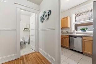 2109 NW Irving St, Portland, OR 97210 - Photo 11