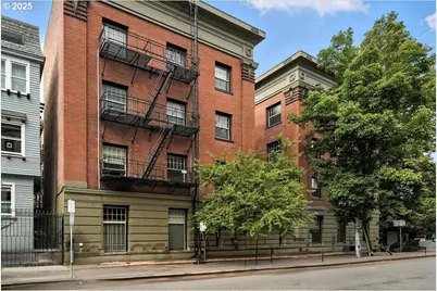 2109 NW Irving St #211, Portland, OR 97210 - Photo 1