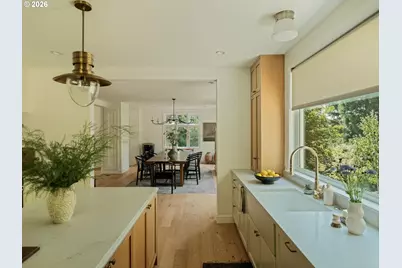 1615 S Greenwood Rd, Portland, OR 97219 - Photo 9