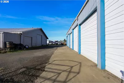 1252 Newmark Ave, Coos Bay, OR 97420 - Photo 5