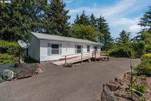 1621 NE Yaquina Heights Dr, Newport, OR 97365 - Photo 3