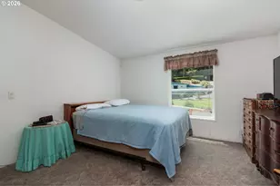 1621 NE Yaquina Heights Dr, Newport, OR 97365 - Photo 17