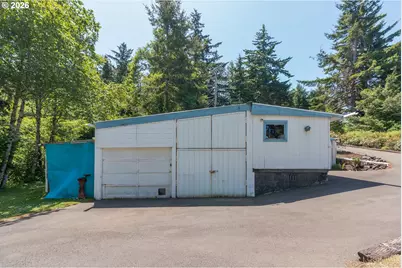 1621 NE Yaquina Heights Dr, Newport, OR 97365 - Photo 21