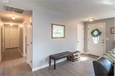 962 NW Keasey St, Roseburg, OR 97471 - Photo 9