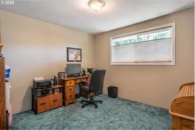 962 NW Keasey St, Roseburg, OR 97471 - Photo 27