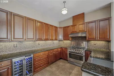 821 NW 11th Ave #609, Portland, OR 97209 - Photo 17
