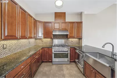 821 NW 11th Ave #609, Portland, OR 97209 - Photo 17