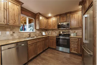 16915 SE 6th St, Vancouver, WA 98684 - Photo 9