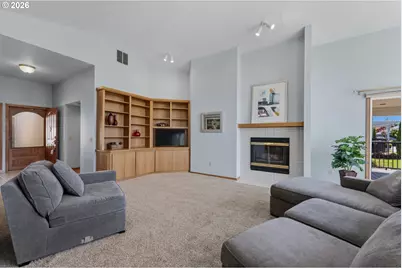 12618 SW Peachvale St, King City, OR 97224 - Photo 5