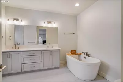 3853 Carman Dr, Lake Oswego, OR 97035 - Photo 11