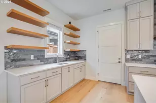 3853 Carman Dr, Lake Oswego, OR 97035 - Photo 5