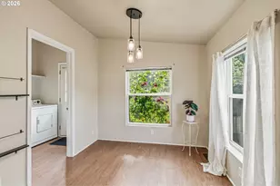 1281 S 57th Pl, Springfield, OR 97478 - Photo 11
