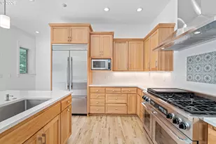 9145 Wallace Rd, Salem, OR 97304 - Photo 11