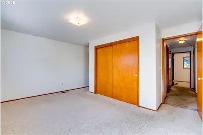 19560 SW Madeline St, Beaverton, OR 97078 - Photo 15