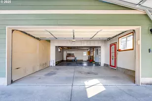 19560 SW Madeline St, Beaverton, OR 97078 - Photo 45