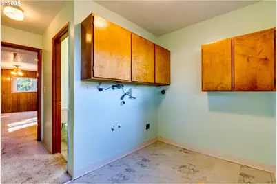 19560 SW Madeline St, Beaverton, OR 97078 - Photo 33