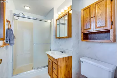 19560 SW Madeline St, Beaverton, OR 97078 - Photo 17