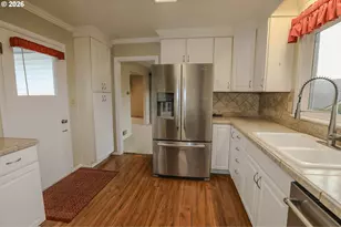 1528 NW Eden St, Roseburg, OR 97470 - Photo 15