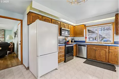 16365 SE Sterling Cir, Milwaukie, OR 97267 - Photo 11