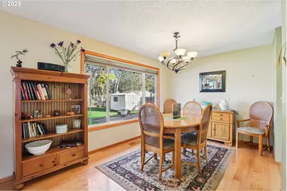 16365 SE Sterling Cir, Milwaukie, OR 97267 - Photo 9