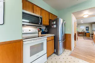 5903 N Houghton St, Portland, OR 97203 - Photo 9