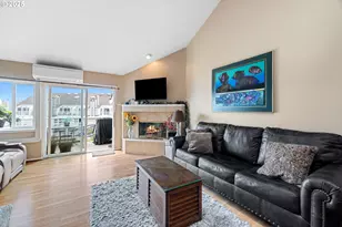 275 N Hayden Bay Dr, Portland, OR 97217 - Photo 9