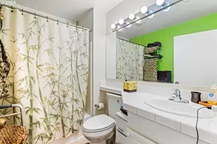 275 N Hayden Bay Dr, Portland, OR 97217 - Photo 17