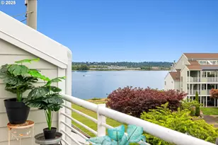 275 N Hayden Bay Dr, Portland, OR 97217 - Photo 11