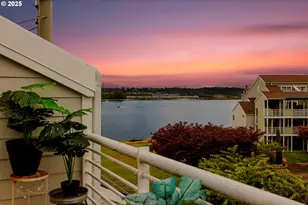 275 N Hayden Bay Dr, Portland, OR 97217 - Photo 21