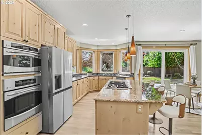17622 Brookhurst Dr, Lake Oswego, OR 97034 - Photo 9