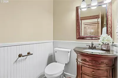 17622 Brookhurst Dr, Lake Oswego, OR 97034 - Photo 15