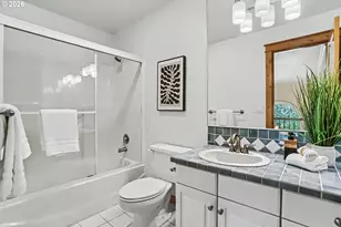 17622 Brookhurst Dr, Lake Oswego, OR 97034 - Photo 23