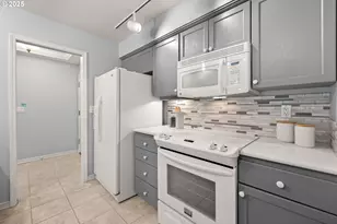 15420 NE Knott St, Portland, OR 97230 - Photo 9