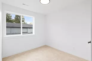 8422 SE Clay St, Portland, OR 97216 - Photo 15
