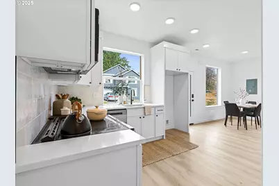 8422 SE Clay St, Portland, OR 97216 - Photo 7