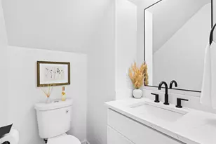 8422 SE Clay St, Portland, OR 97216 - Photo 9