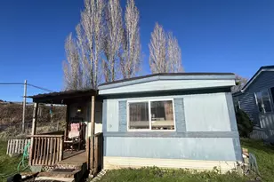 1000 N 8th St, Reedsport, OR 97467 - Photo 1