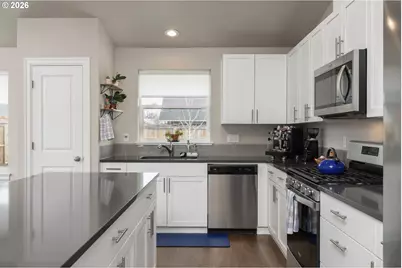 450 NE Oak Ct, Redmond, OR 97756 - Photo 9