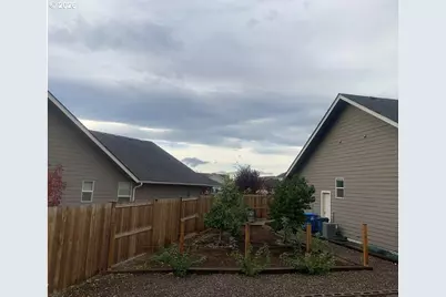 450 NE Oak Ct, Redmond, OR 97756 - Photo 23