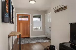 450 NE Oak Ct, Redmond, OR 97756 - Photo 3