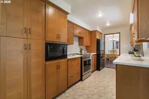 5919 SW Miles St, Portland, OR 97219 - Photo 11