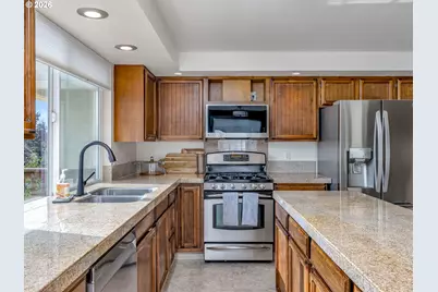 2905 SW Redfern Pl, Gresham, OR 97080 - Photo 13