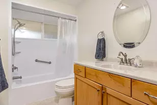 2905 SW Redfern Pl, Gresham, OR 97080 - Photo 31