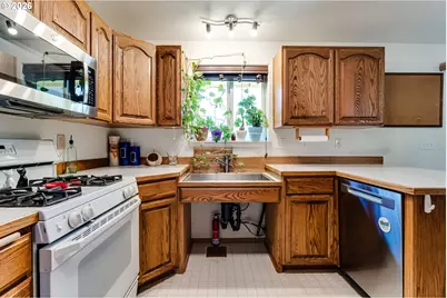 4665 Holly St, Springfield, OR 97478 - Photo 15