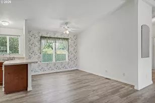 1015 Oak St, Silverton, OR 97381 - Photo 11